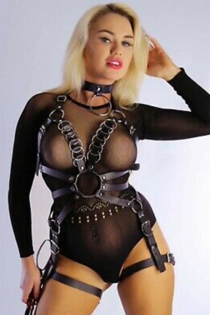 Ring And Bust Detail And Leash Leather Harness